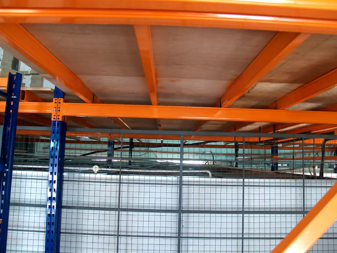Wiremesh Back Panel to secure goods from theft. Floor Joist with optimum pitch distance to support Plywood flooring for safe and sturdy platform.
