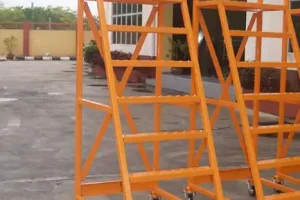 Mobile Staircase 1
